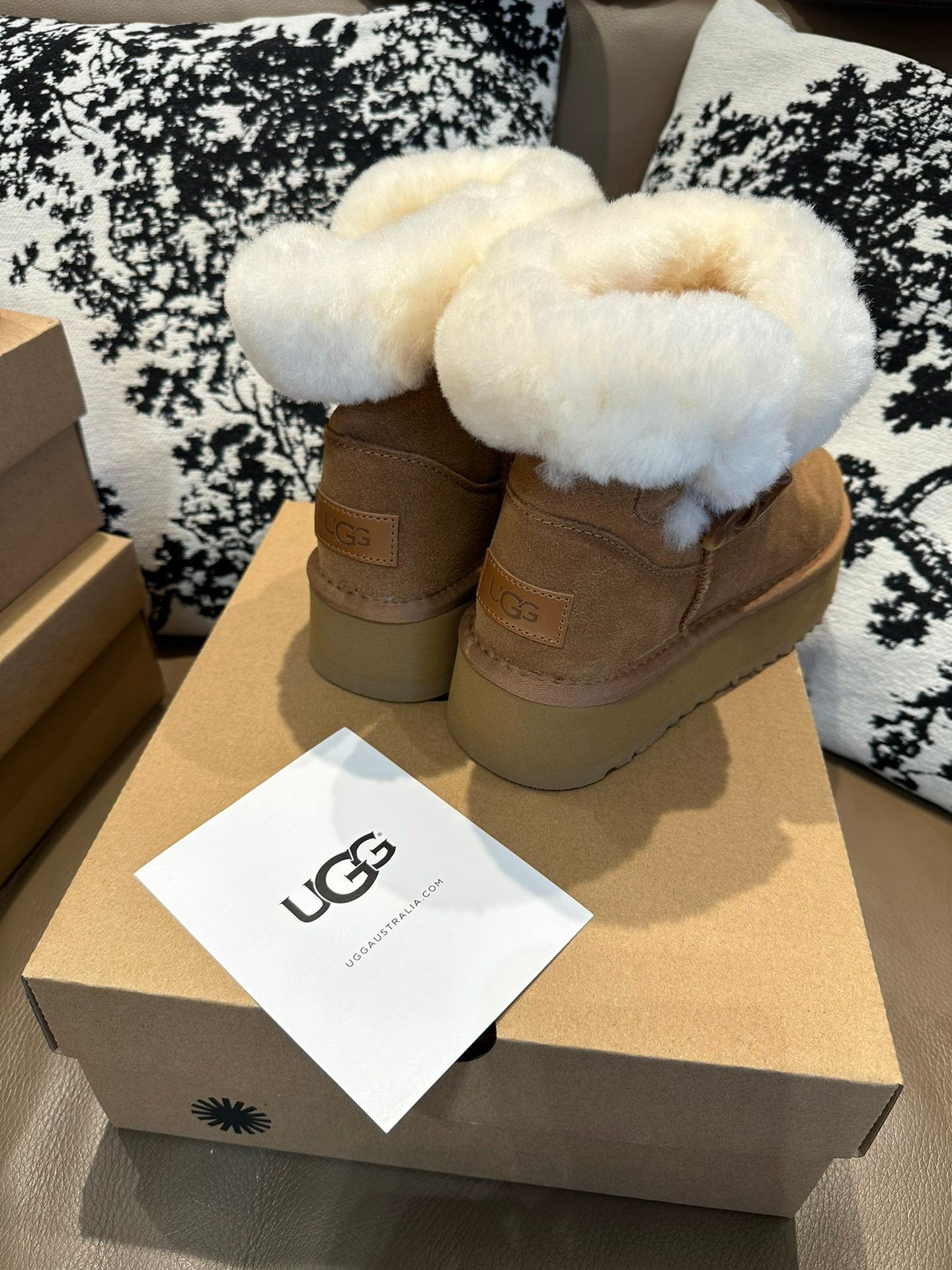 Gemütliche, mit Fell gefütterte Plateau-Ankle-Boots