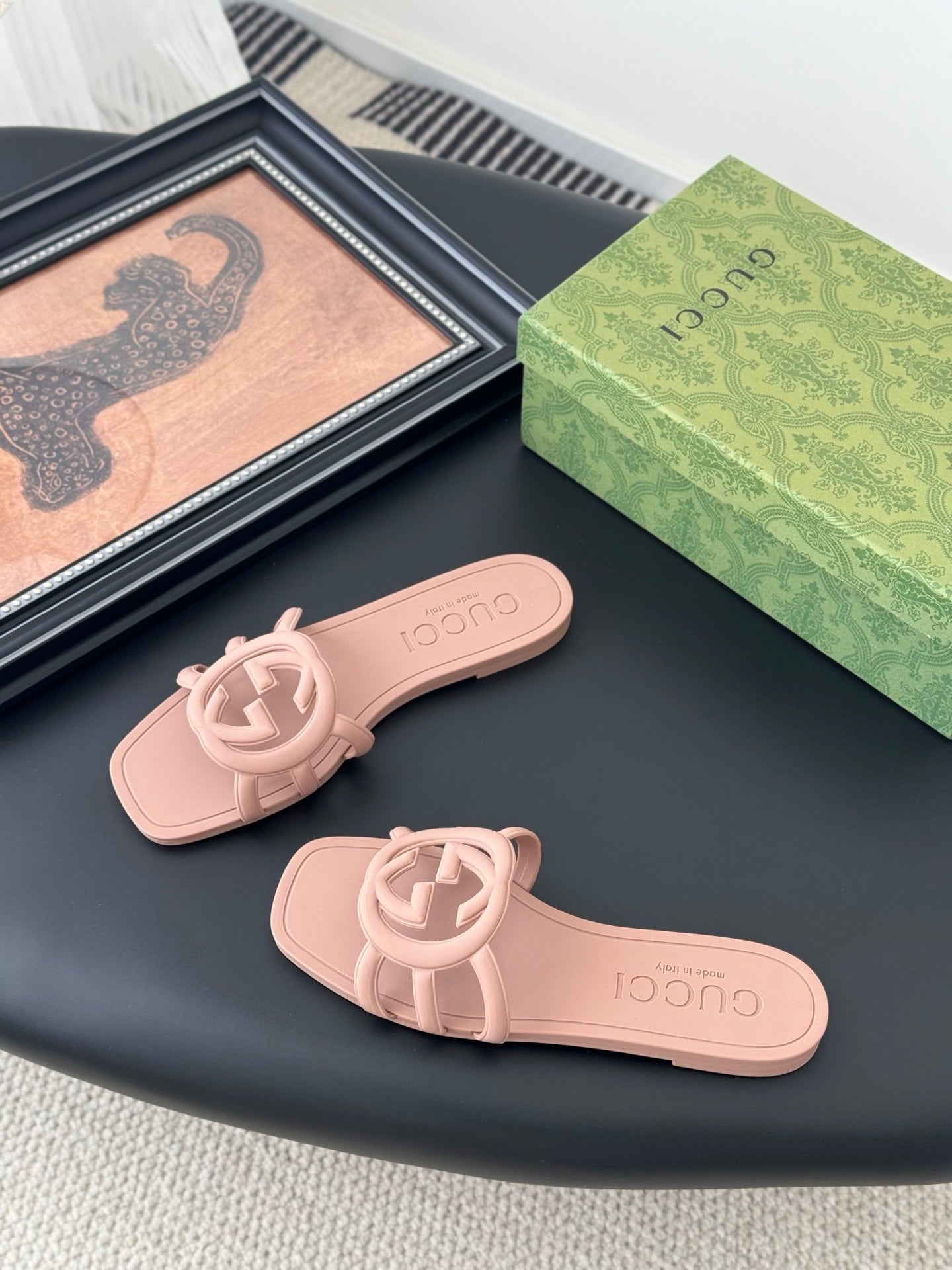 BLUSH PINK LOGO DETAIL FLAT SLIDES
