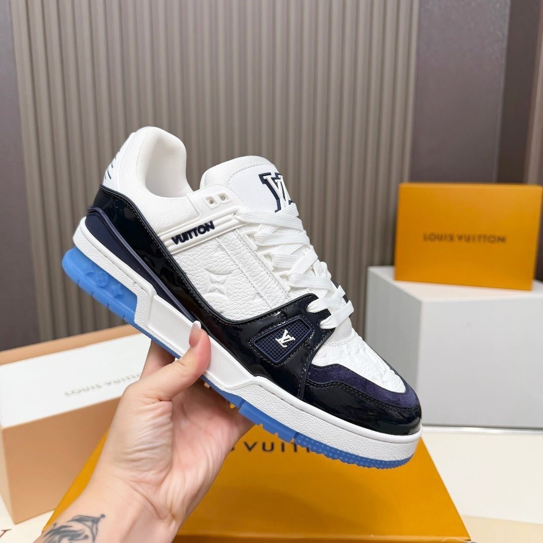 WHITE & NAVY LOW-TOP SNEAKERS WITH BLUE ACCENTS