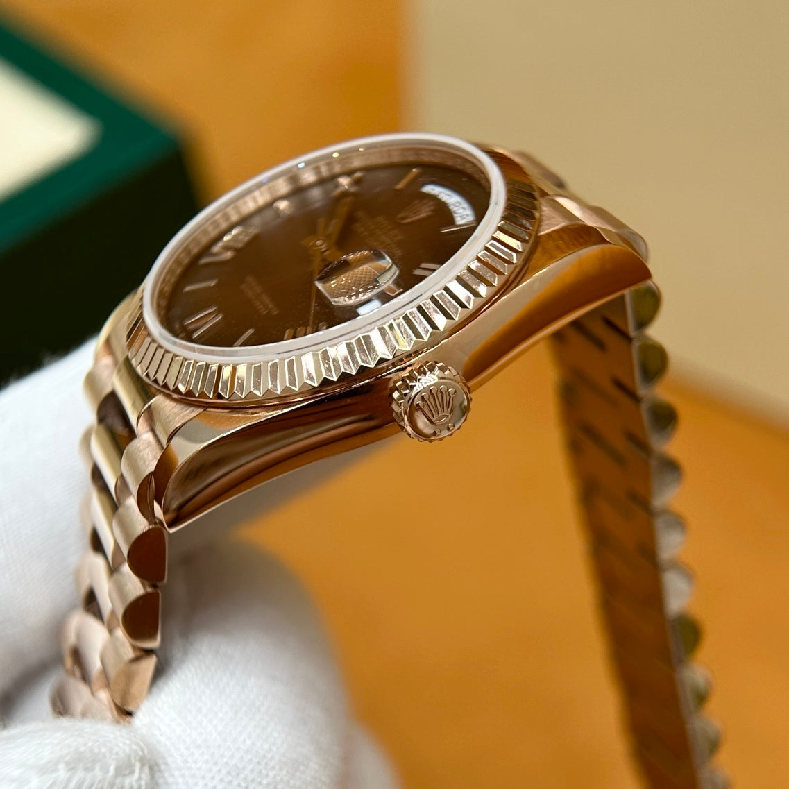 GOLD DAY-DATE CLASSIC WATCH
