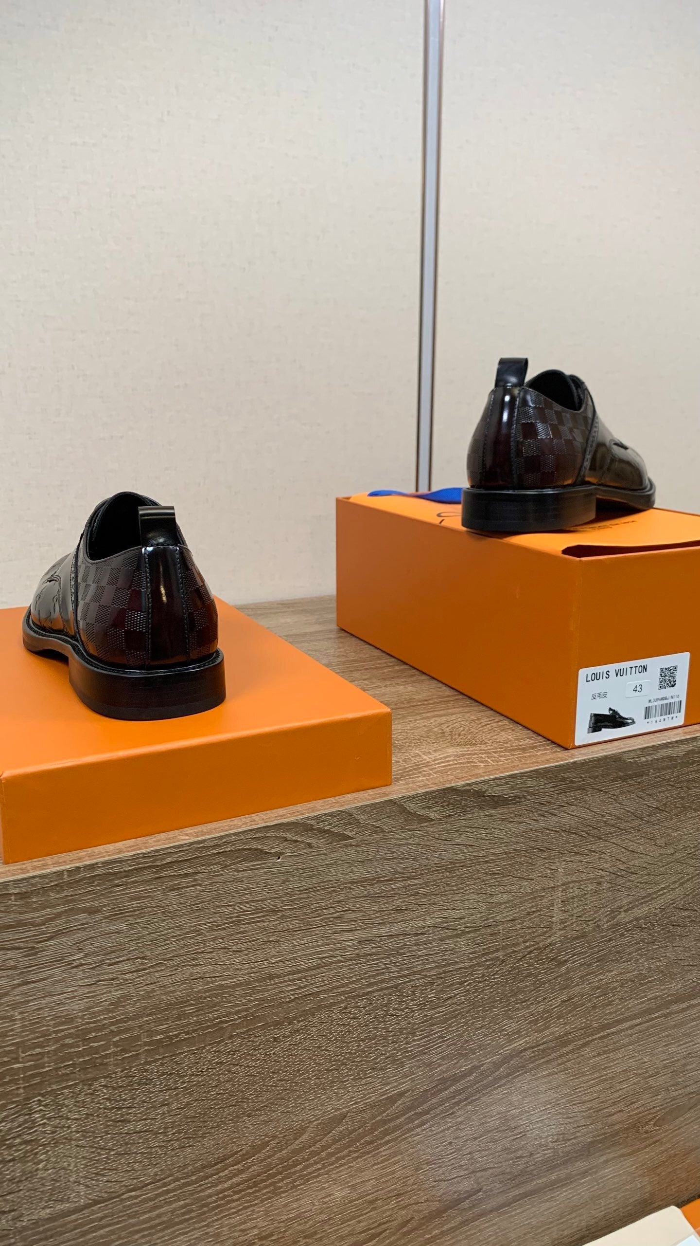 DARK BROWN PATENT LEATHER LACE-UP DRESS SHOES