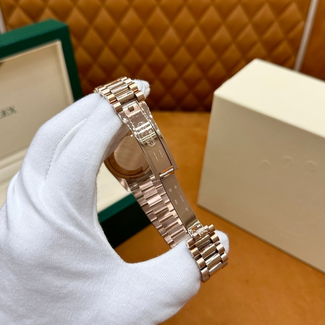 GOLD DAY-DATE CLASSIC WATCH