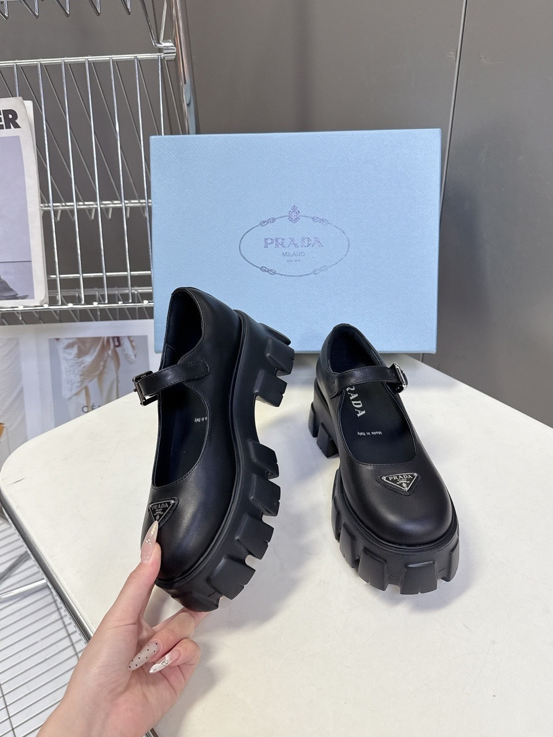 PLATEAU-MARY-Jane-SCHUHE MIT SCHNALLENRIEMEN