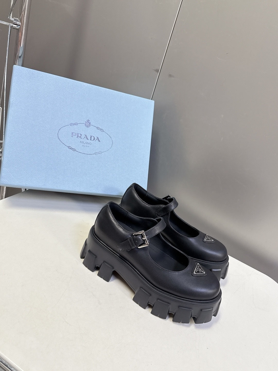 PLATEAU-MARY-Jane-SCHUHE MIT SCHNALLENRIEMEN