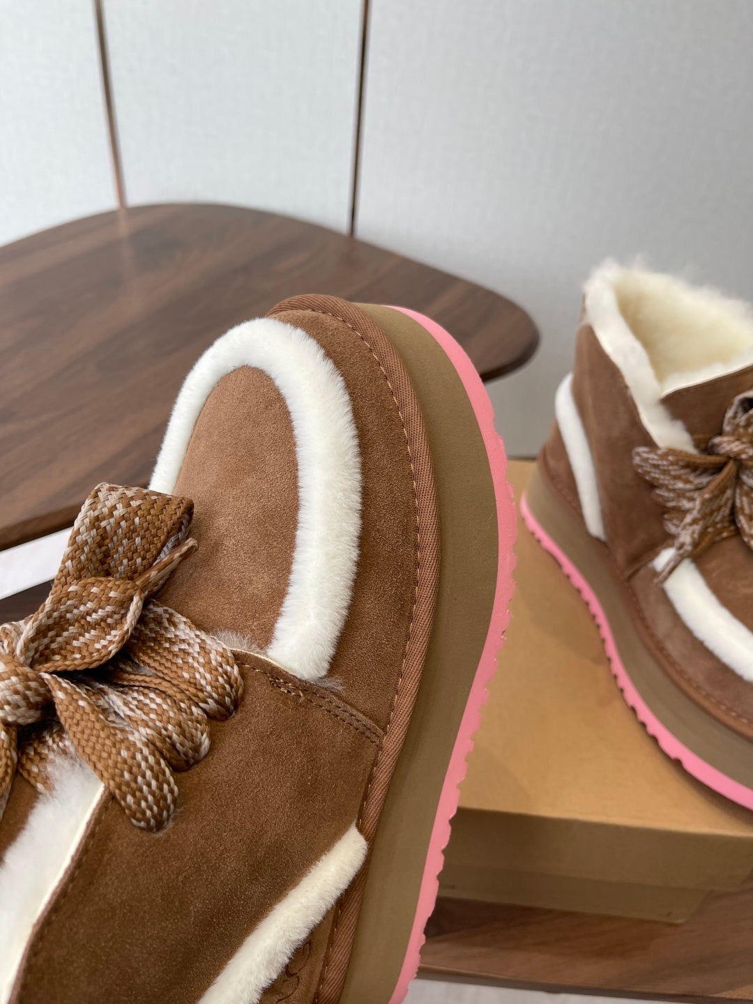 COZY PLATFORM BOOTS – BROWN