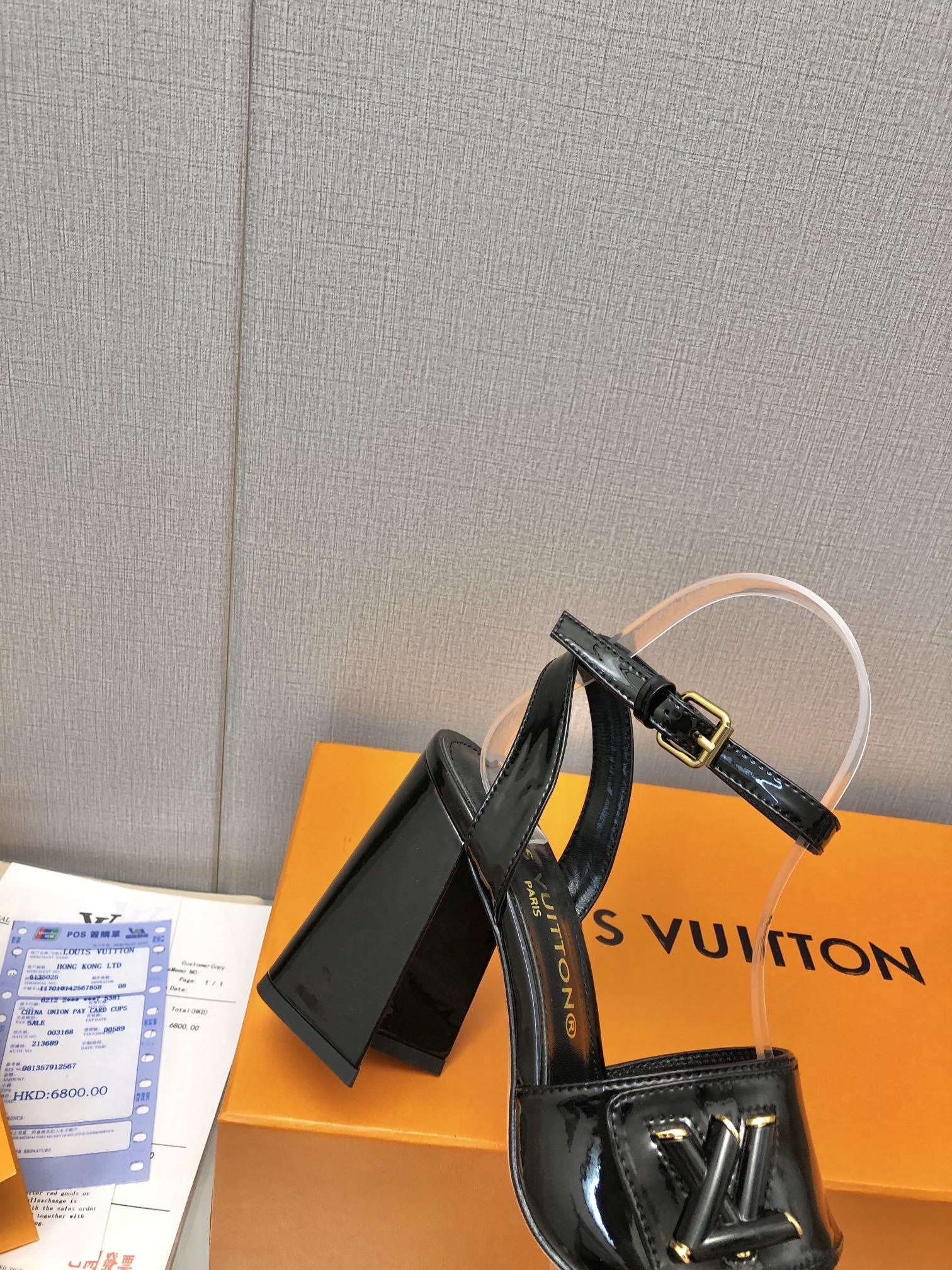 PATENT STRAP BLOCK HEEL SANDALS