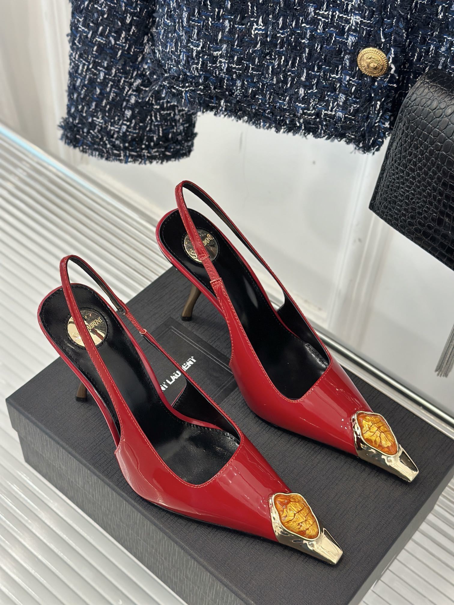 RED PATENT SLINGBACK HEELS