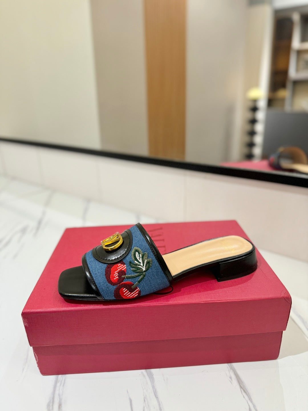 EMBROIDERED DENIM SLIDE SANDALS WITH CHERRY DETAIL – BLUE & BLACK