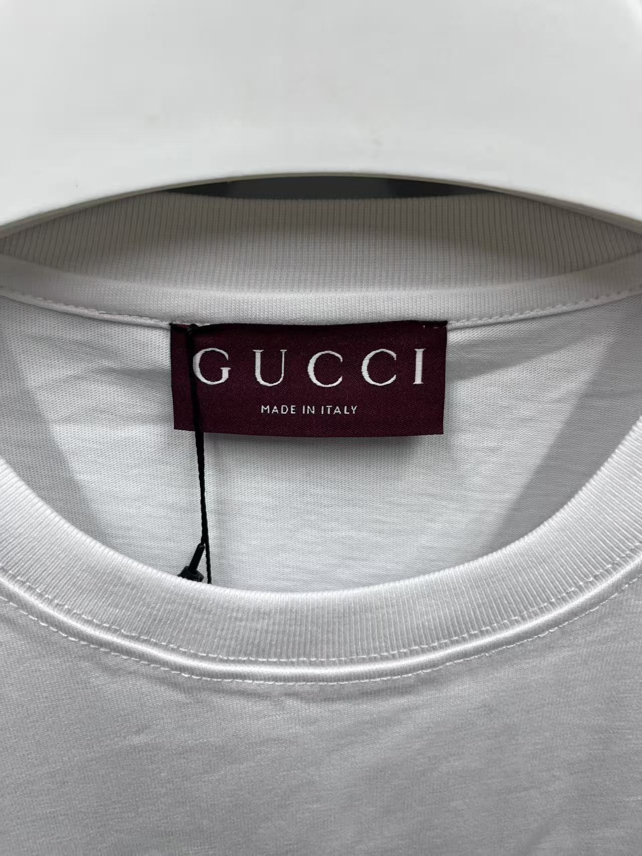 LOGO GRAPHIC PRINT CREW NECK T-SHIRT