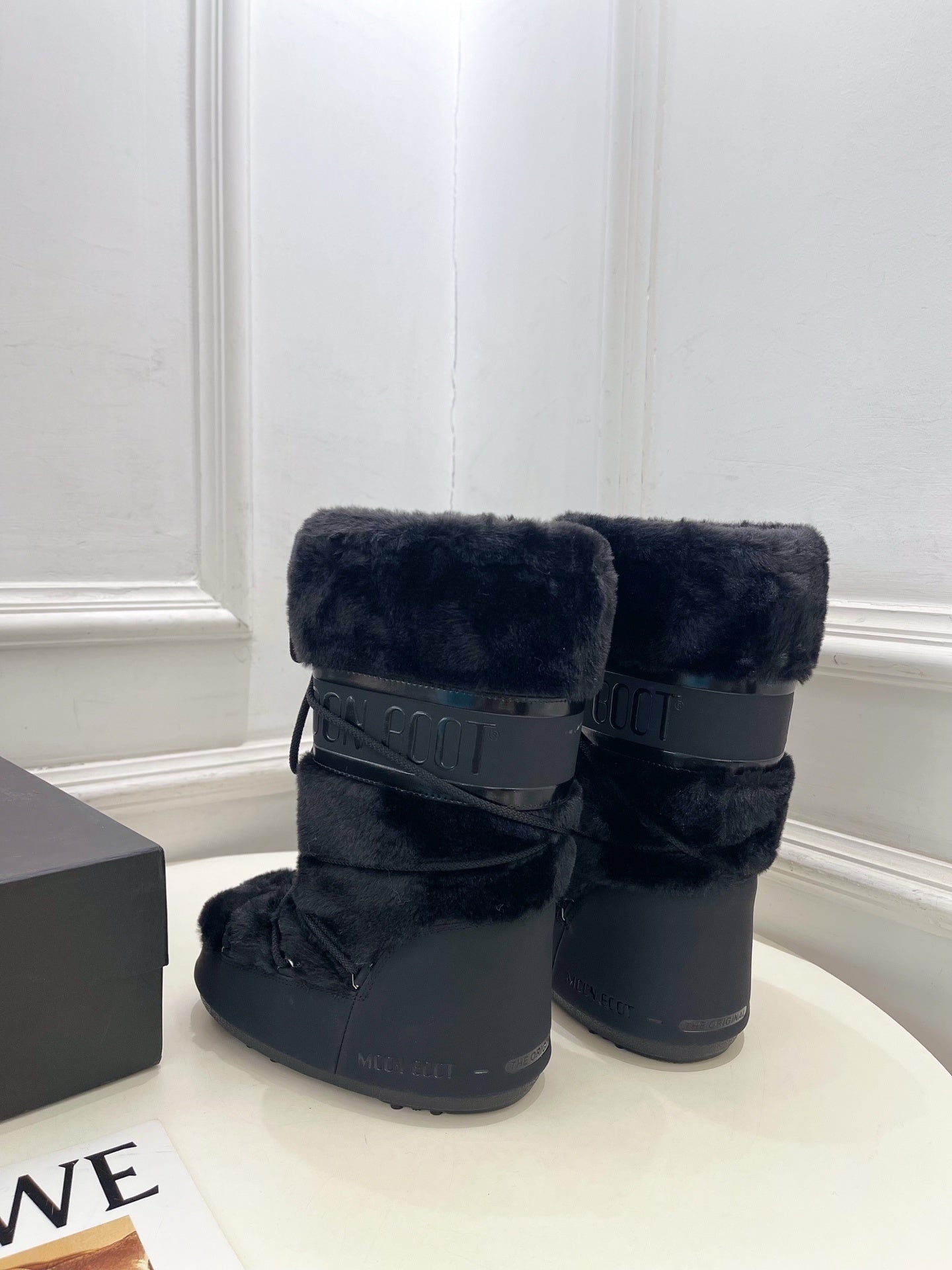 BLACK FAUX FUR LINED WINTER BOOTS