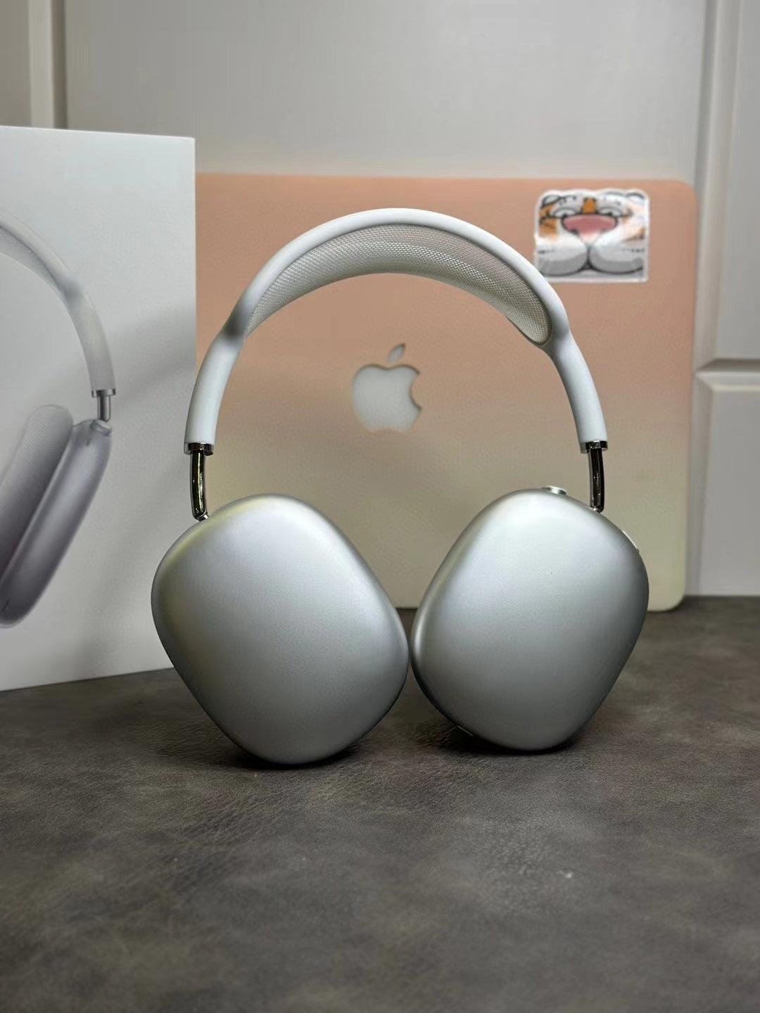 WIRELESS OVER-EAR NOISE CANCELLING HEADPHONES