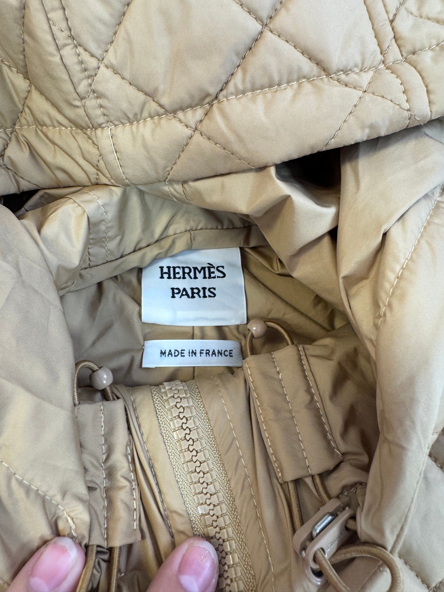 QUILTED HOODED JACKET WITH FRONT FLAP CLOSURE