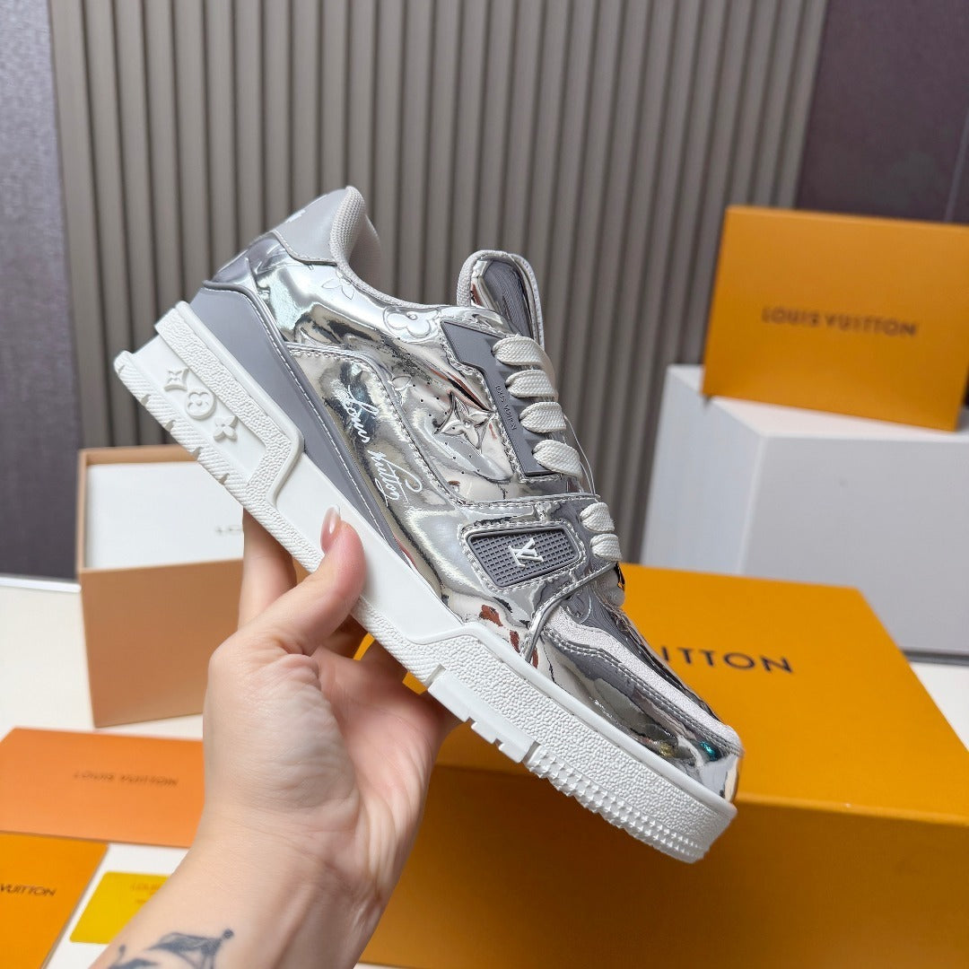 SILVER MIRROR-FINISH LOW-TOP SNEAKERS