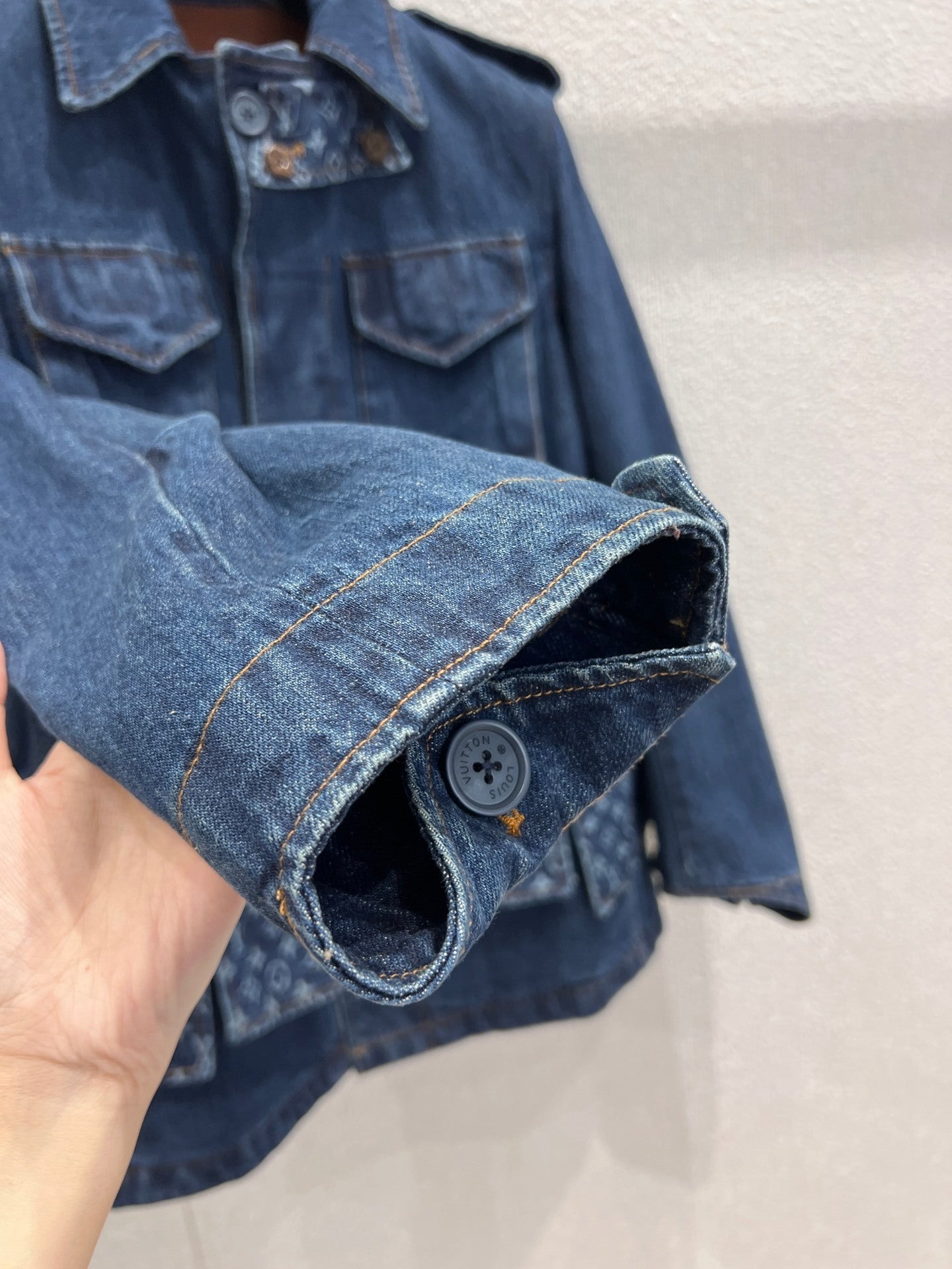 DENIM UTILITY JACKET WITH PATTERNED DETAILS