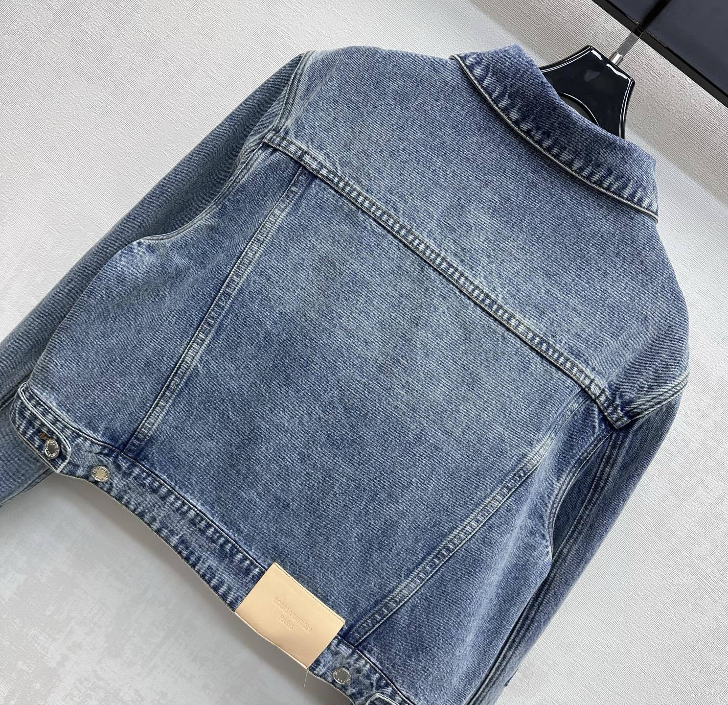 DENIM SET WITH EMBROIDERED DETAILS – JACKET & MINI SKIRT