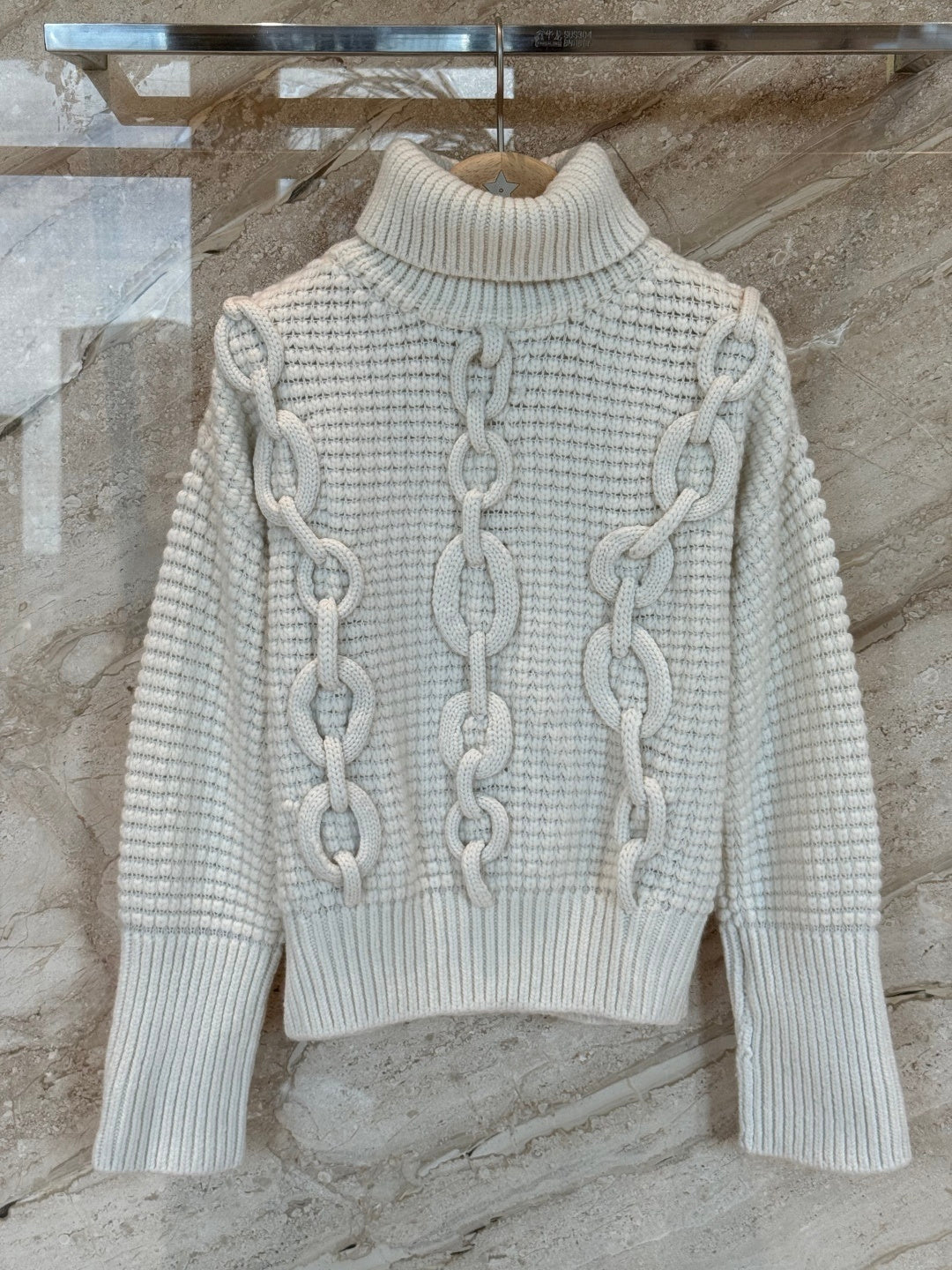 CHAIN DETAIL TURTLENECK KNIT SWEATER