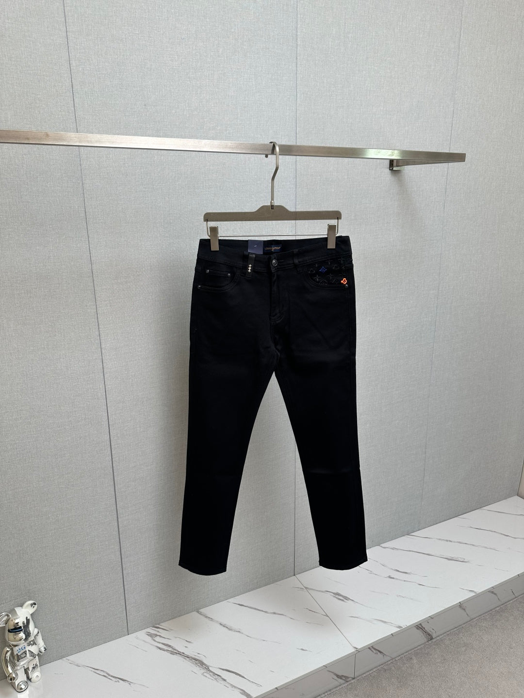 BLACK DENIM JEANS WITH EMBROIDERED DETAILING