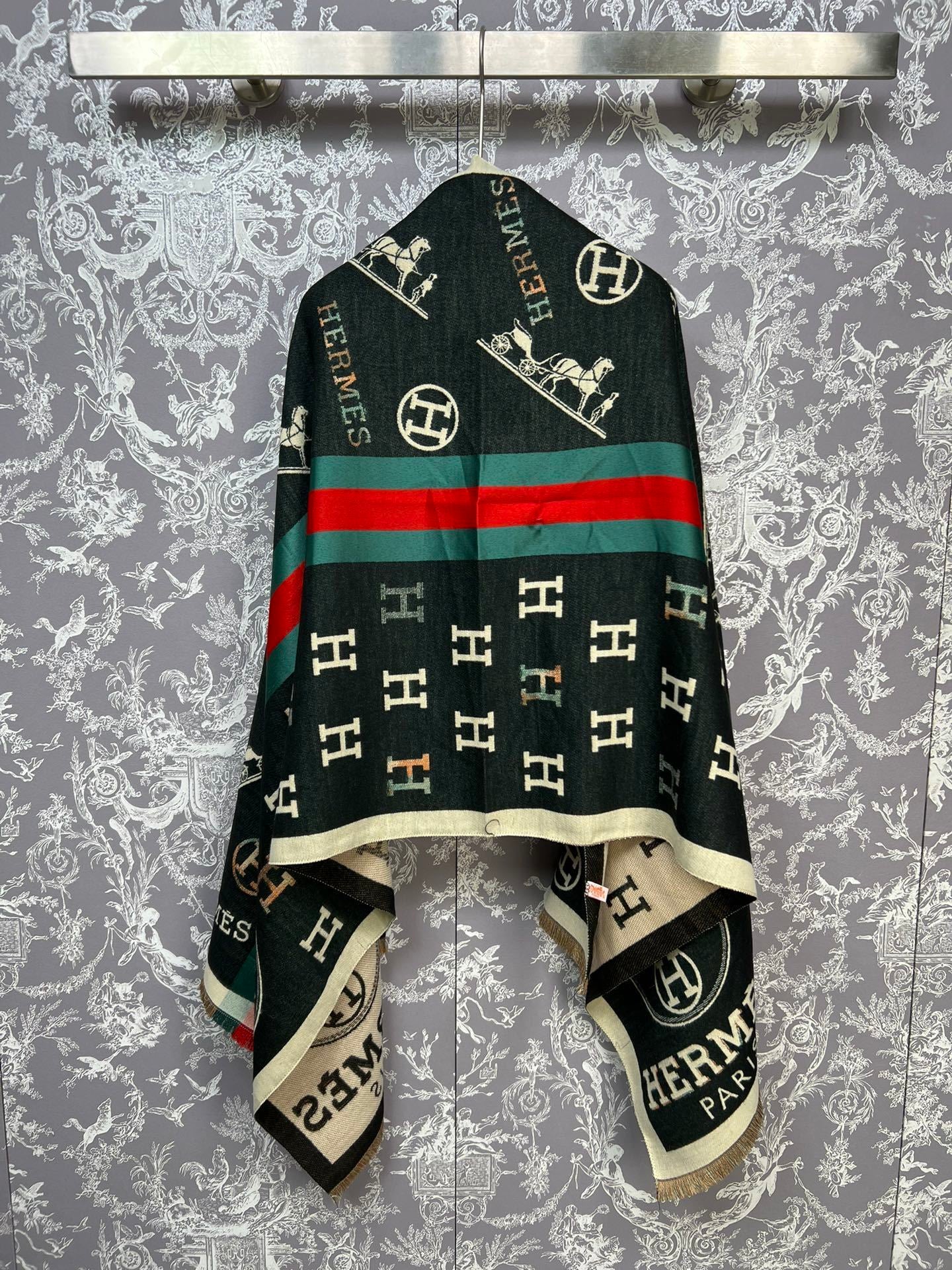 ICONIC JACQUARD CASHMERE-BLEND SCARF WITH EQUESTRIAN MOTIFS