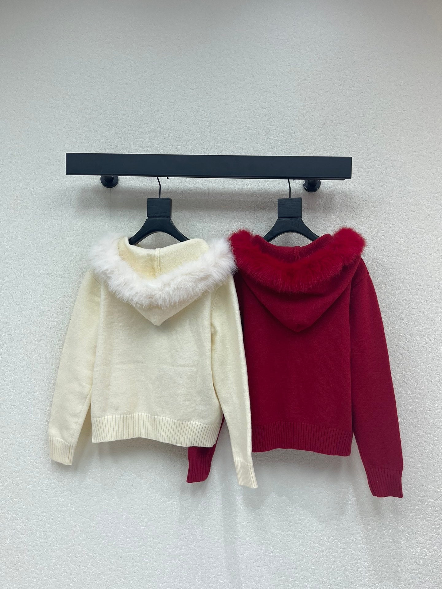 EMBOSSED KNIT ZIP HOODIE WITH FUR TRIM