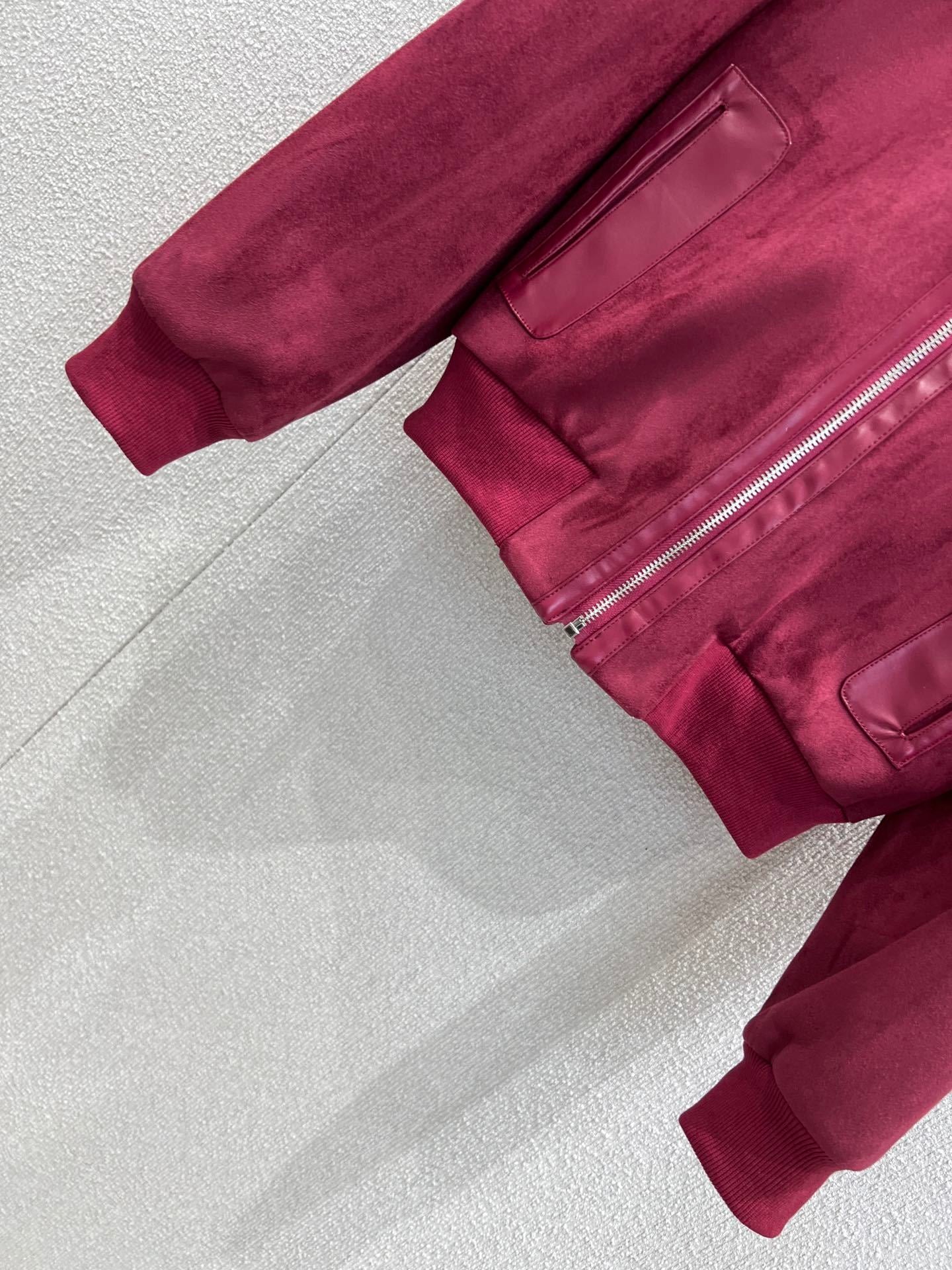 BURGUNDY ZIP-FRONT JACKET WITH LEATHER COLLAR DETAIL