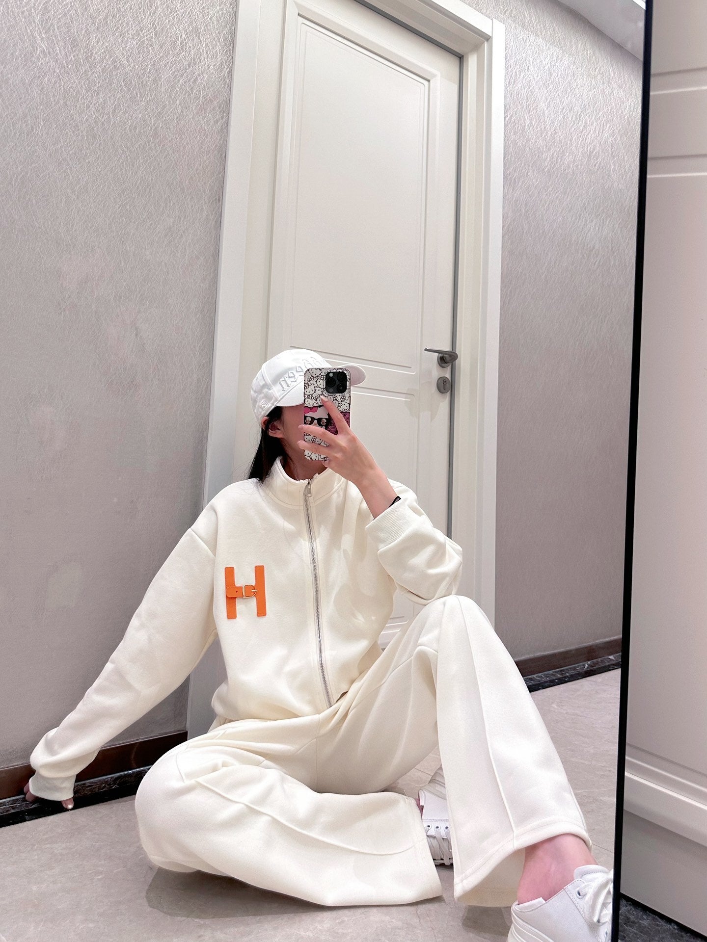 CREAM ZIP HOODIE AND PANTS SET