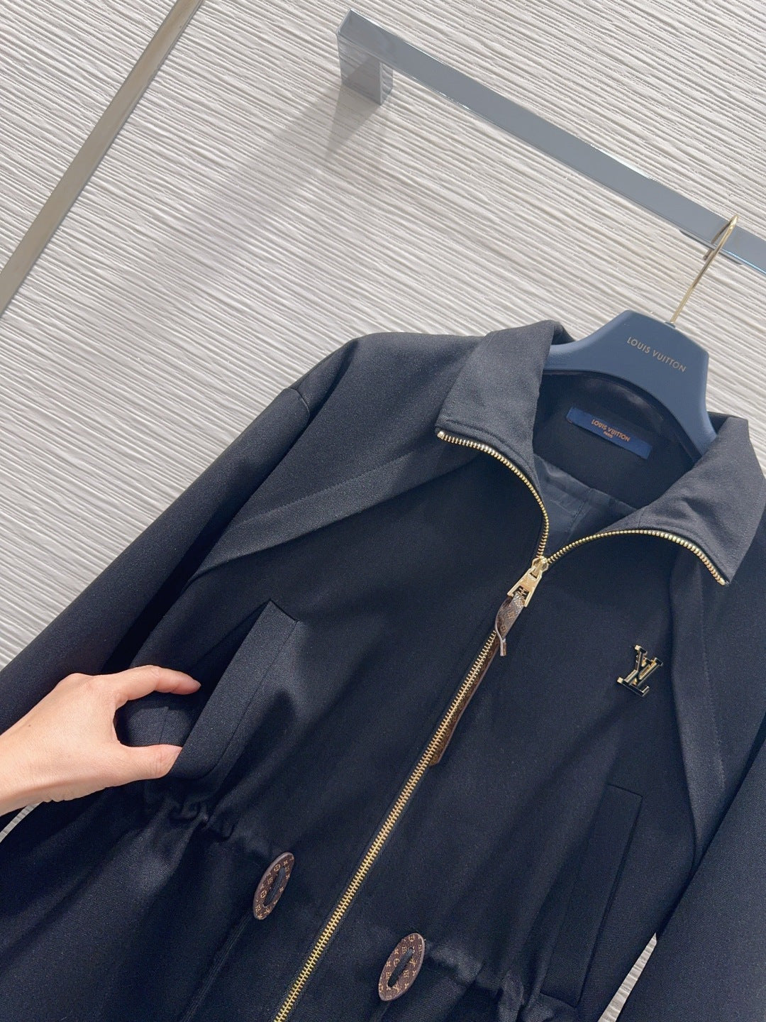 DRAWSTRING WAIST ZIP-UP JACKET