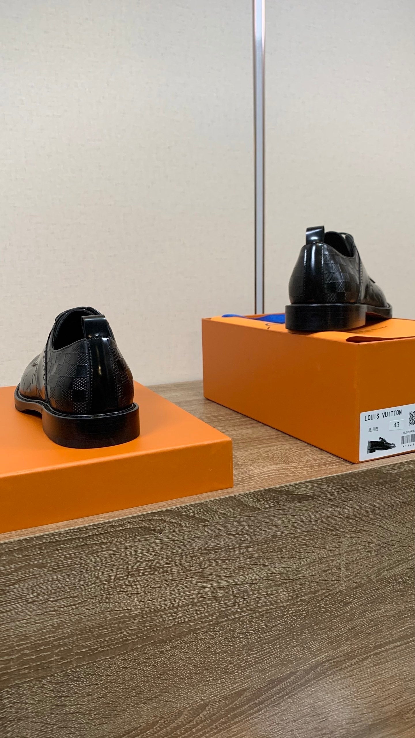 BLACK EMBOSSED LEATHER LACE-UP DRESS SHOES