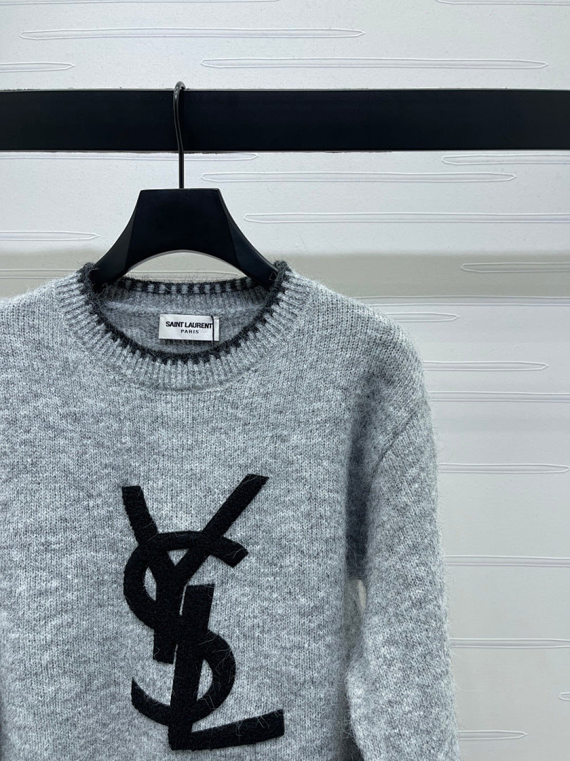 LOGO CREW NECK KNIT SWEATER