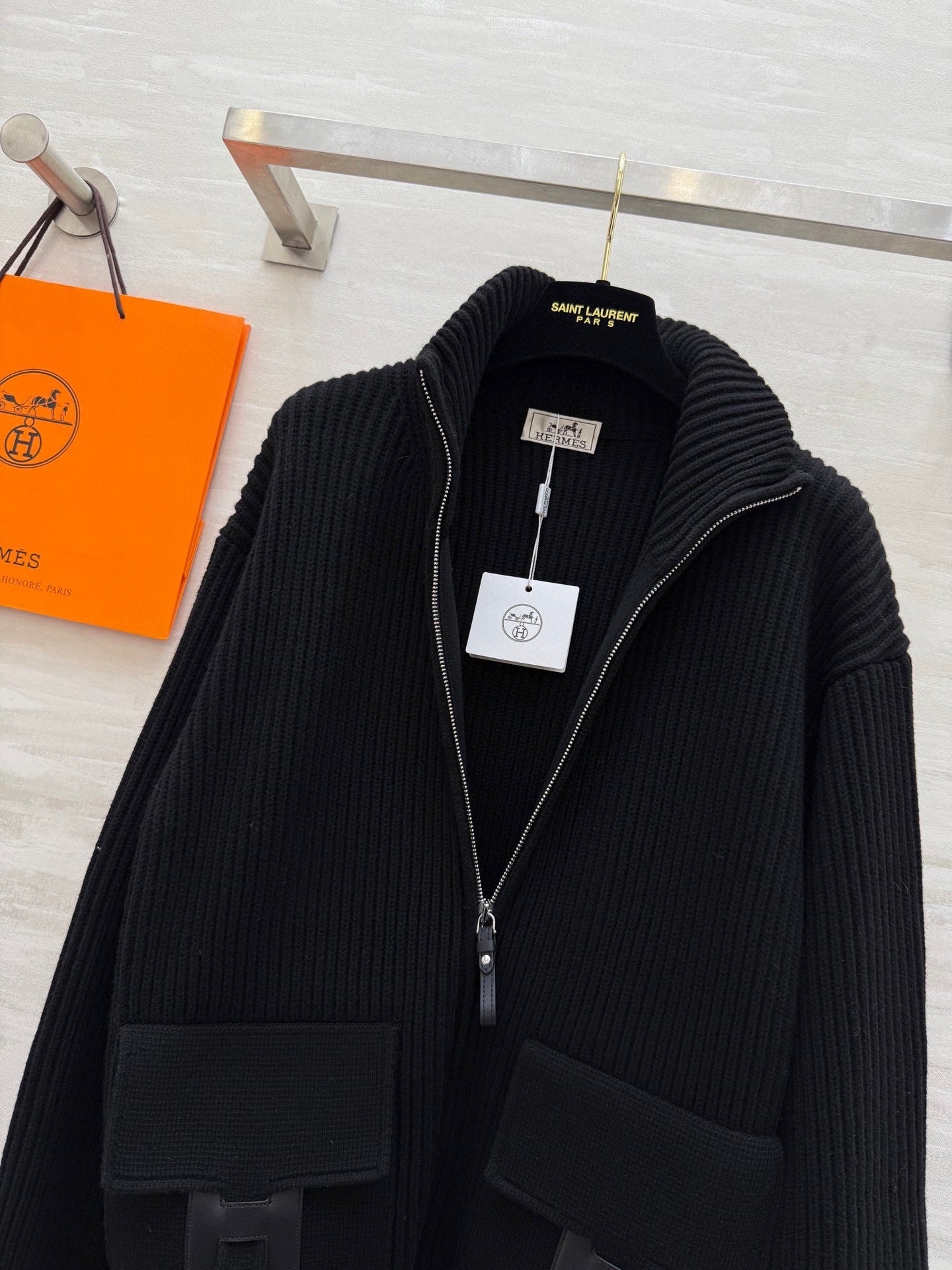 BLACK RIBBED ZIP-UP KNIT JACKET WITH UTILITY POCKETS