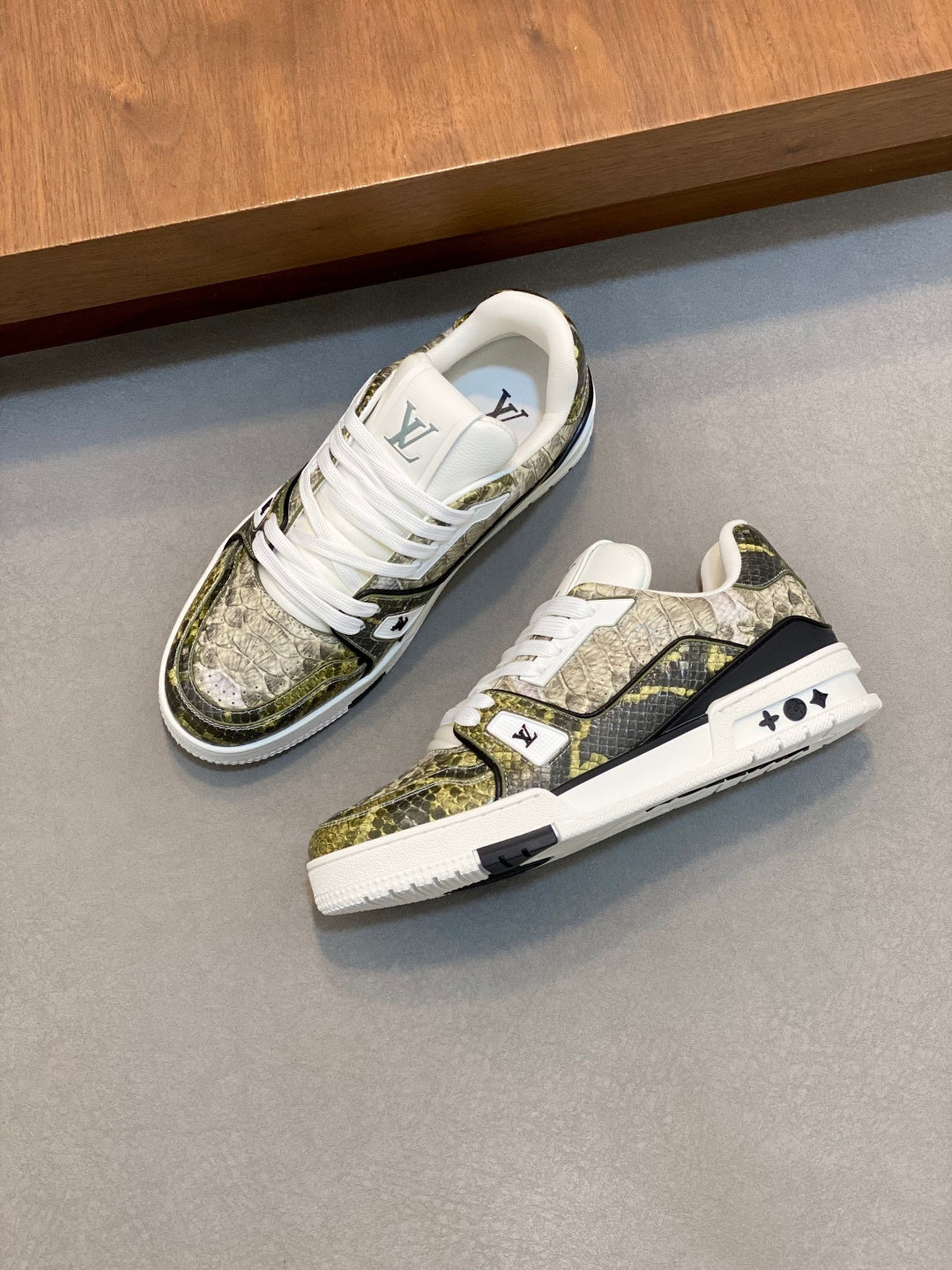 GREEN & BEIGE SNAKESKIN LOW-TOP SNEAKERS