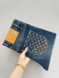 DARK BLUE DENIM JEANS WITH PATTERNED BACK POCKET DETAIL