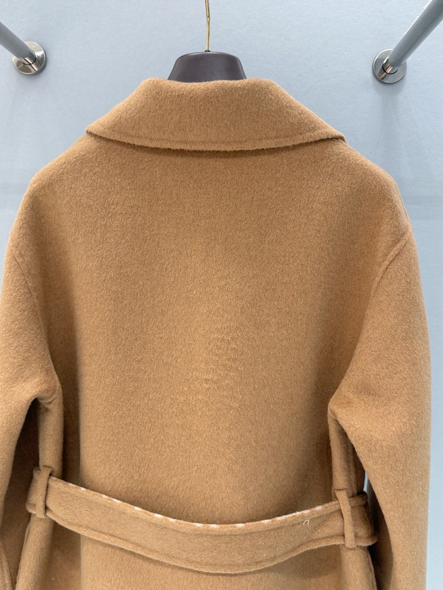 CAMEL SHORT COAT WITH SOFT COLLAR AND ADJUSTABLE BELT