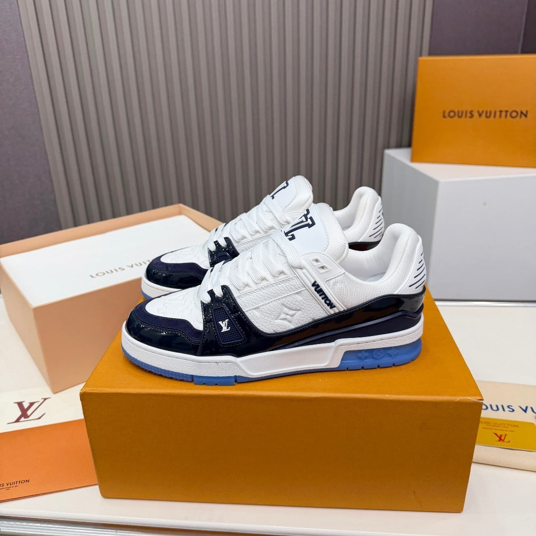 WHITE & NAVY LOW-TOP SNEAKERS WITH BLUE ACCENTS