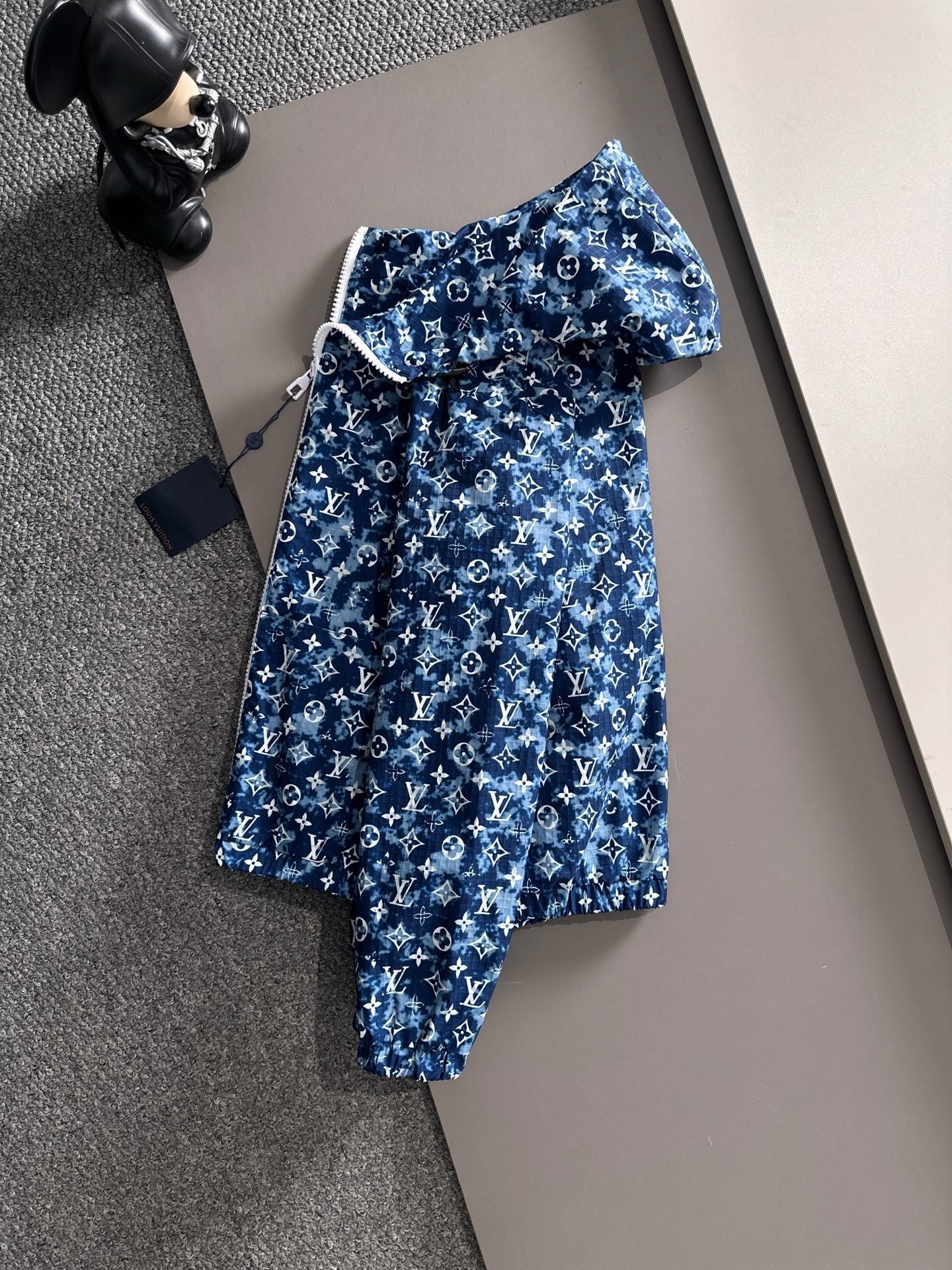 BLUE ALL-OVER PATTERN HOODED ZIP JACKET