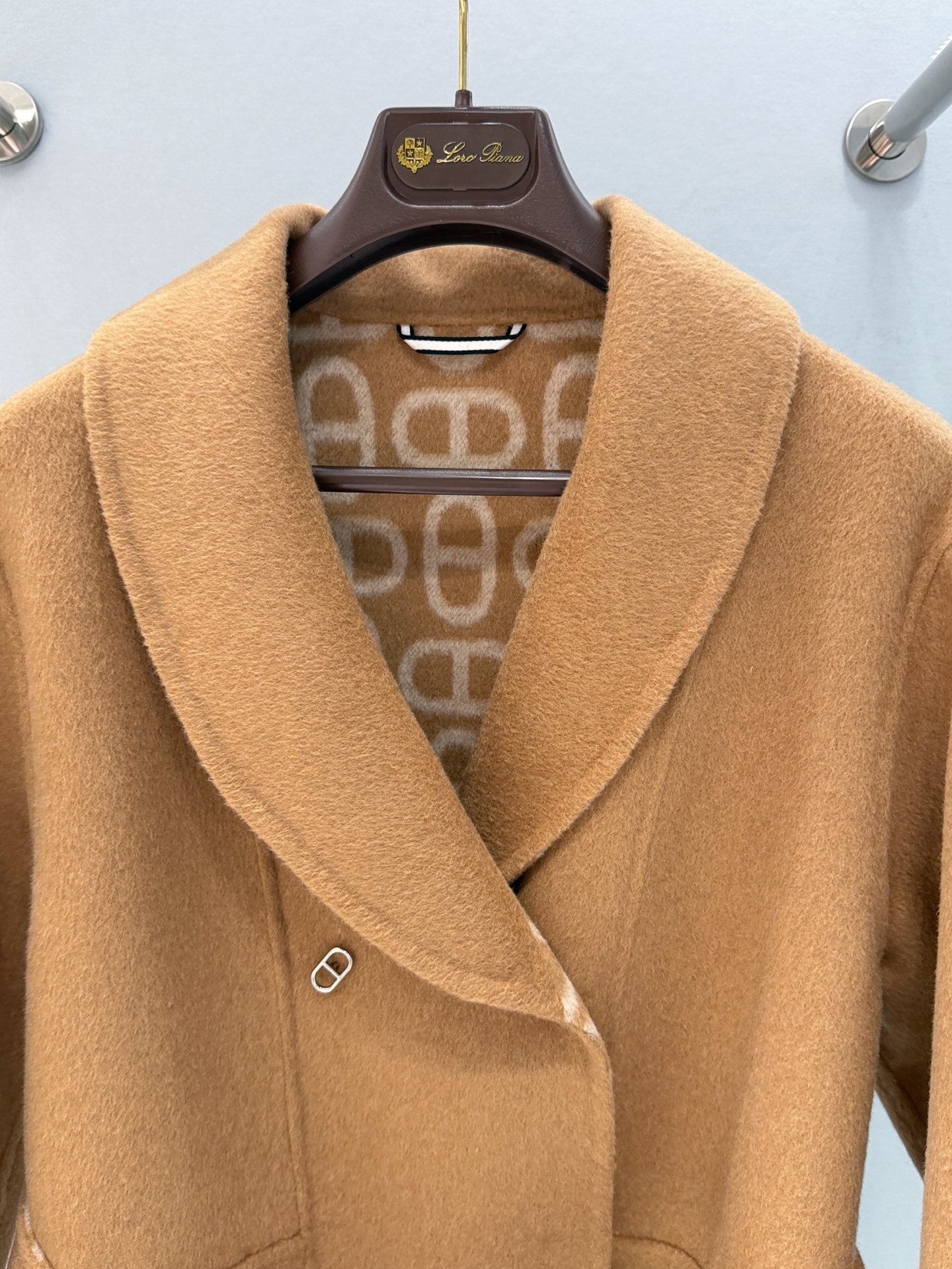 CAMEL SHORT COAT WITH SOFT COLLAR AND ADJUSTABLE BELT