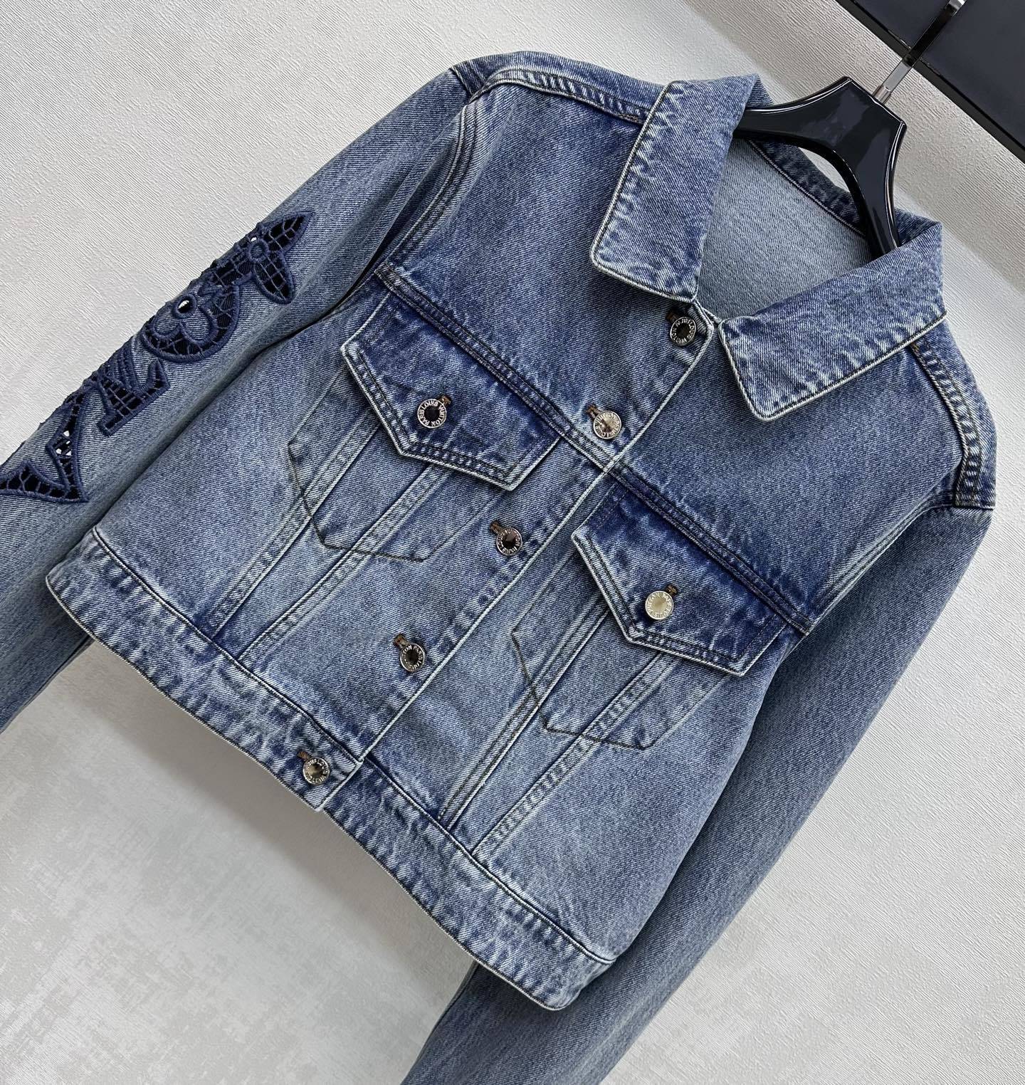 DENIM SET WITH EMBROIDERED DETAILS – JACKET & MINI SKIRT