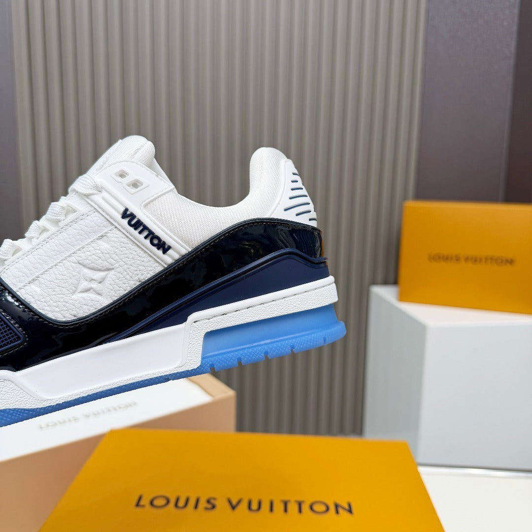 WHITE & NAVY LOW-TOP SNEAKERS WITH BLUE ACCENTS