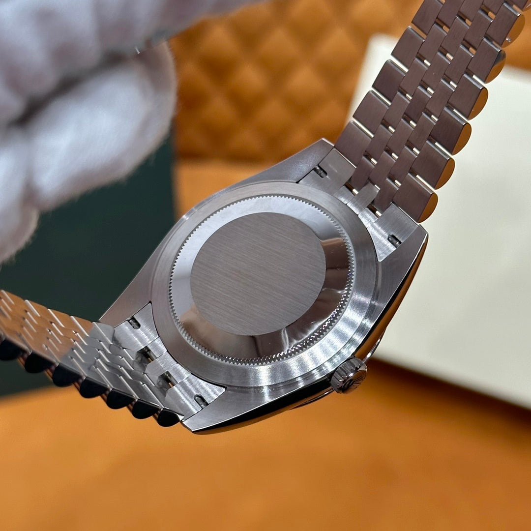 LUXURY BLUE DIAL DIAMOND WATCH