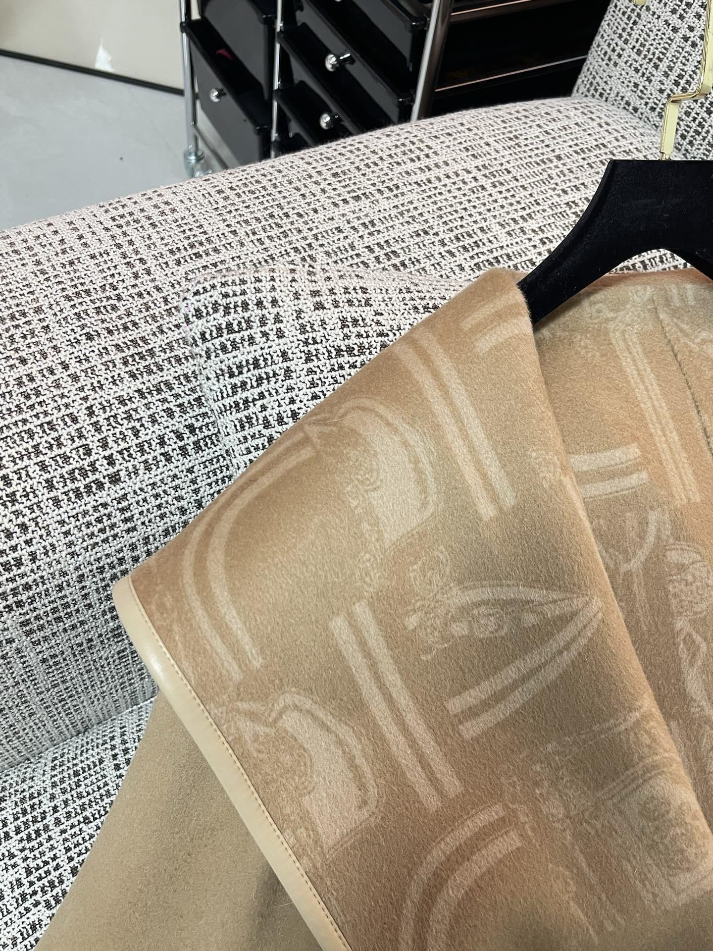 LUXURY CAMEL COAT WITH GRAPHIC SHAWL LAPELS & FUR CUFFS