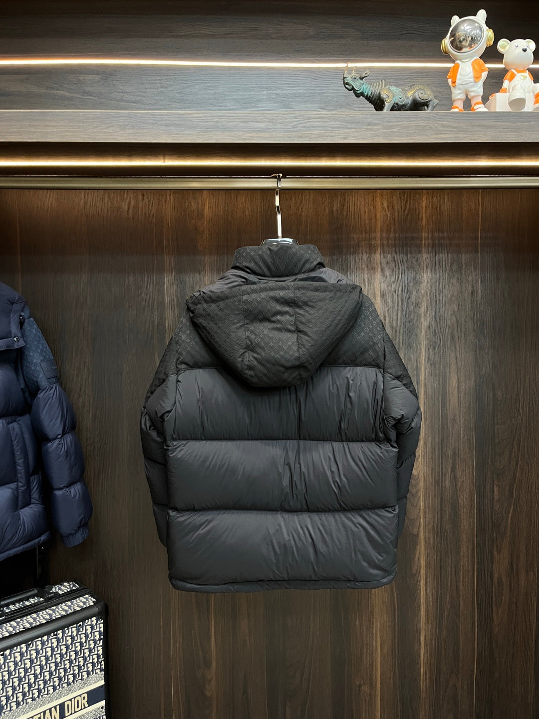 BLACK PADDED PUFFER JACKET WITH HIGH COLLAR