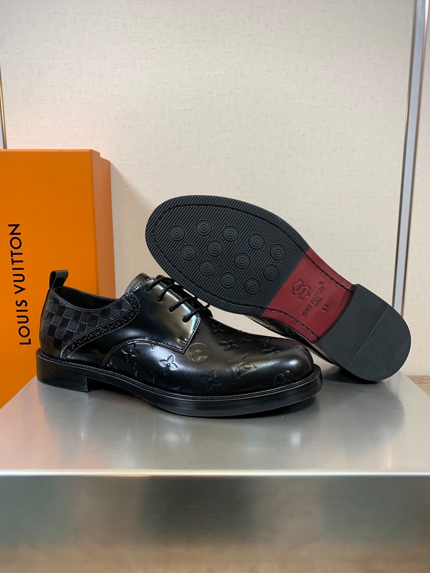 BLACK EMBOSSED LEATHER LACE-UP DRESS SHOES