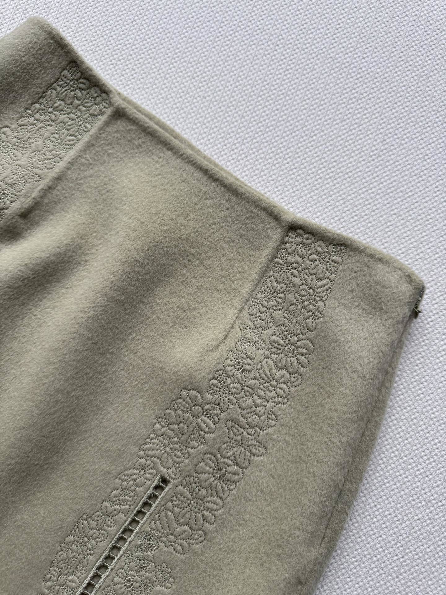 EMBOSSED TEXTURED JACKET & MINI SKIRT SET