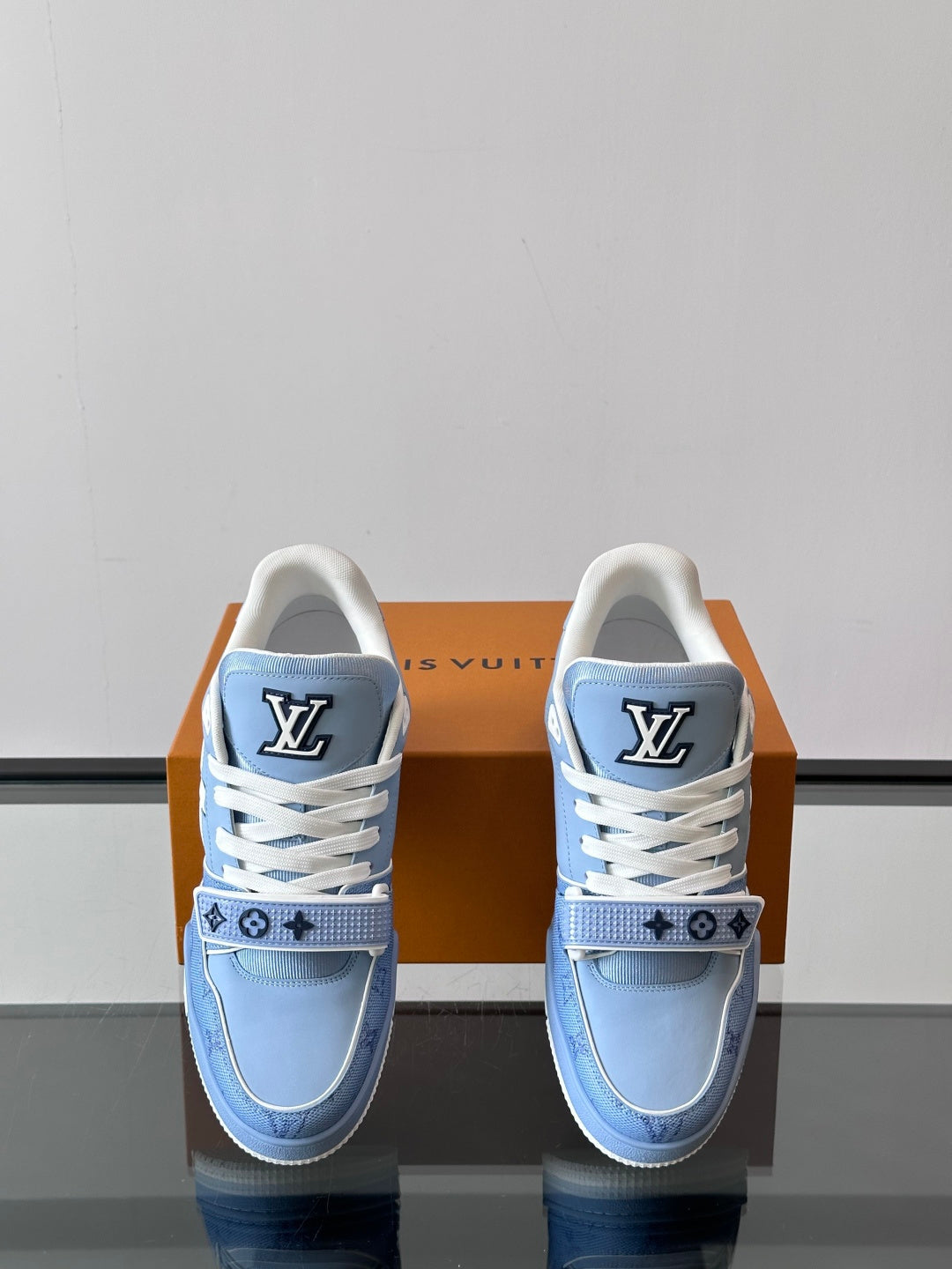 LIGHT BLUE CHUNKY SNEAKERS