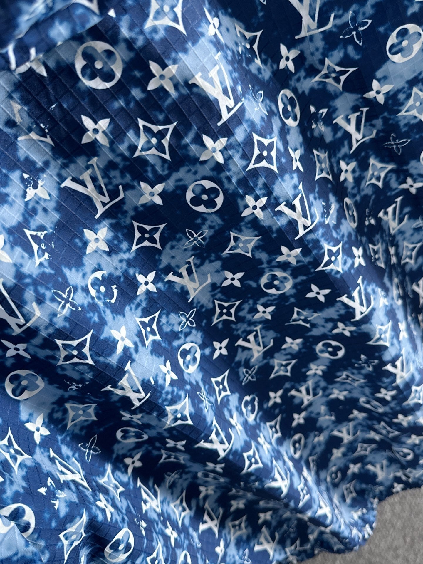 BLUE ALL-OVER PATTERN HOODED ZIP JACKET