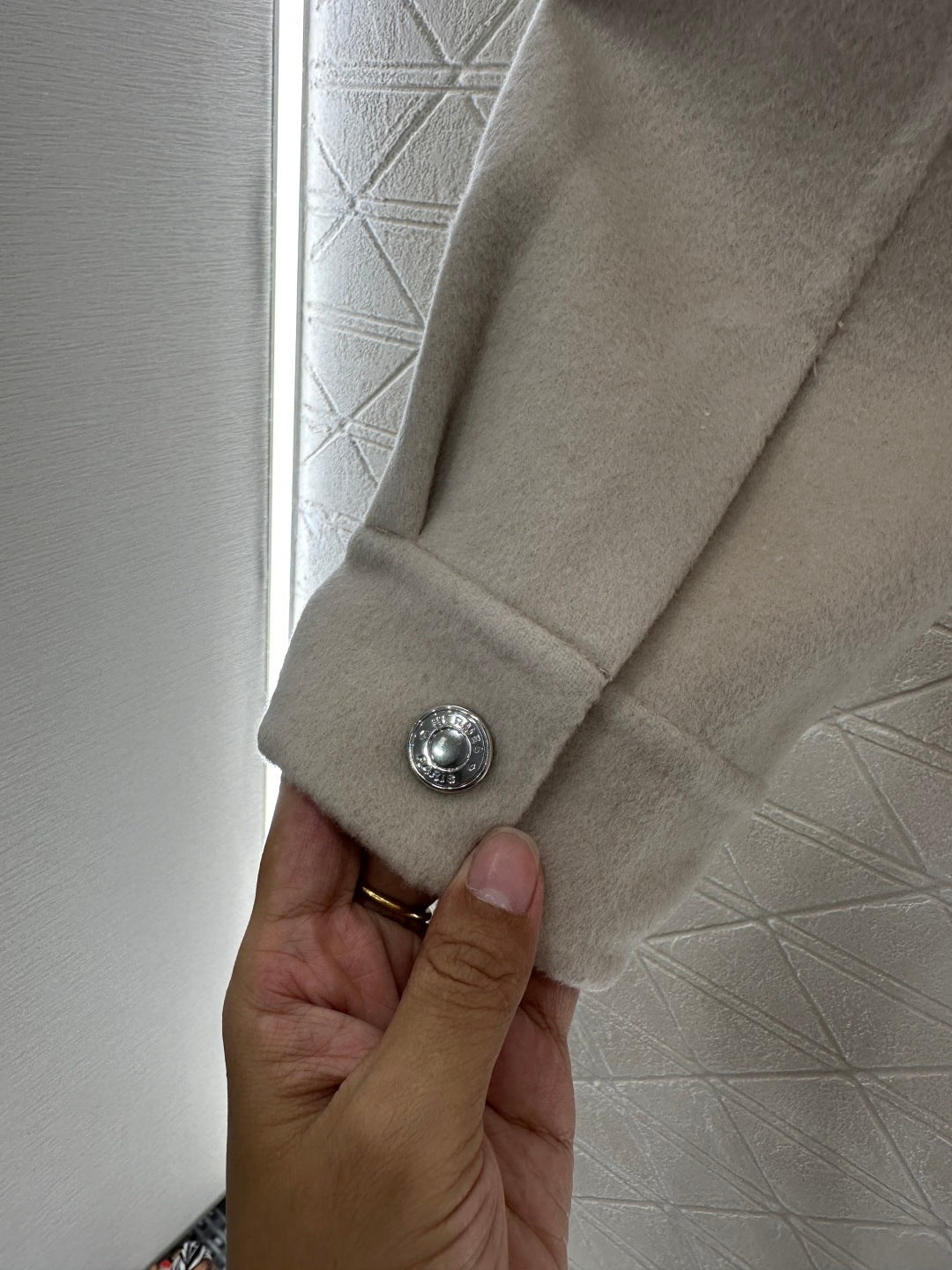 KURZE JACKE AUS WOLLMISCHUNG MIT VORDERTASCHEN