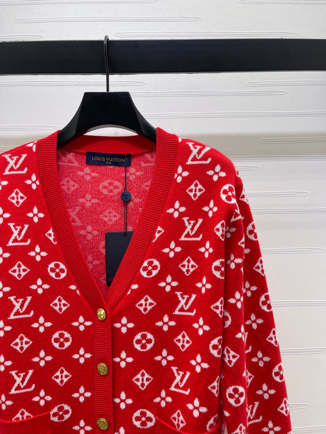 PATTERNED V-NECK BUTTON-UP KNIT CARDIGAN