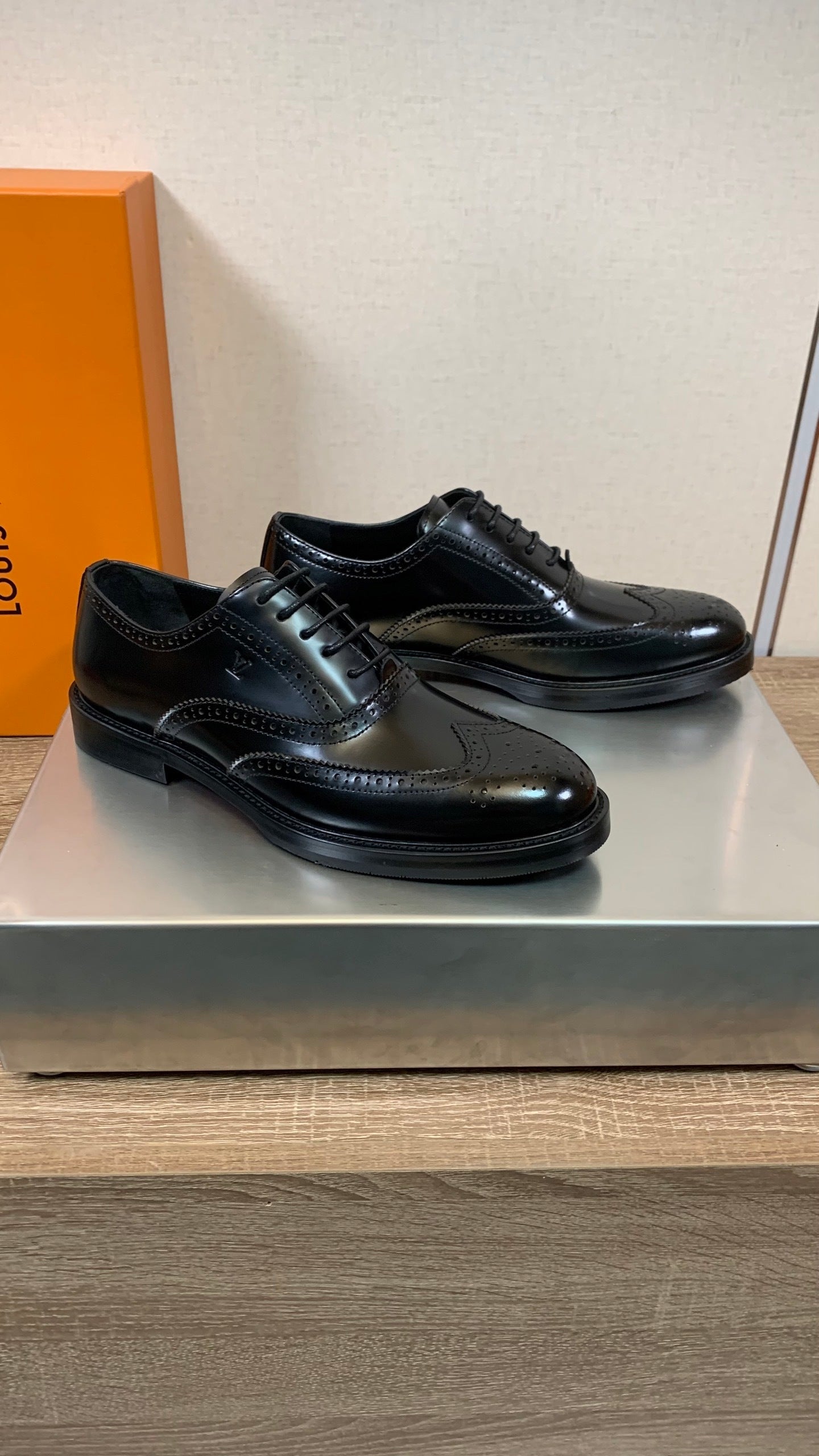 CLASSIC BLACK LEATHER BROGUE DRESS SHOES