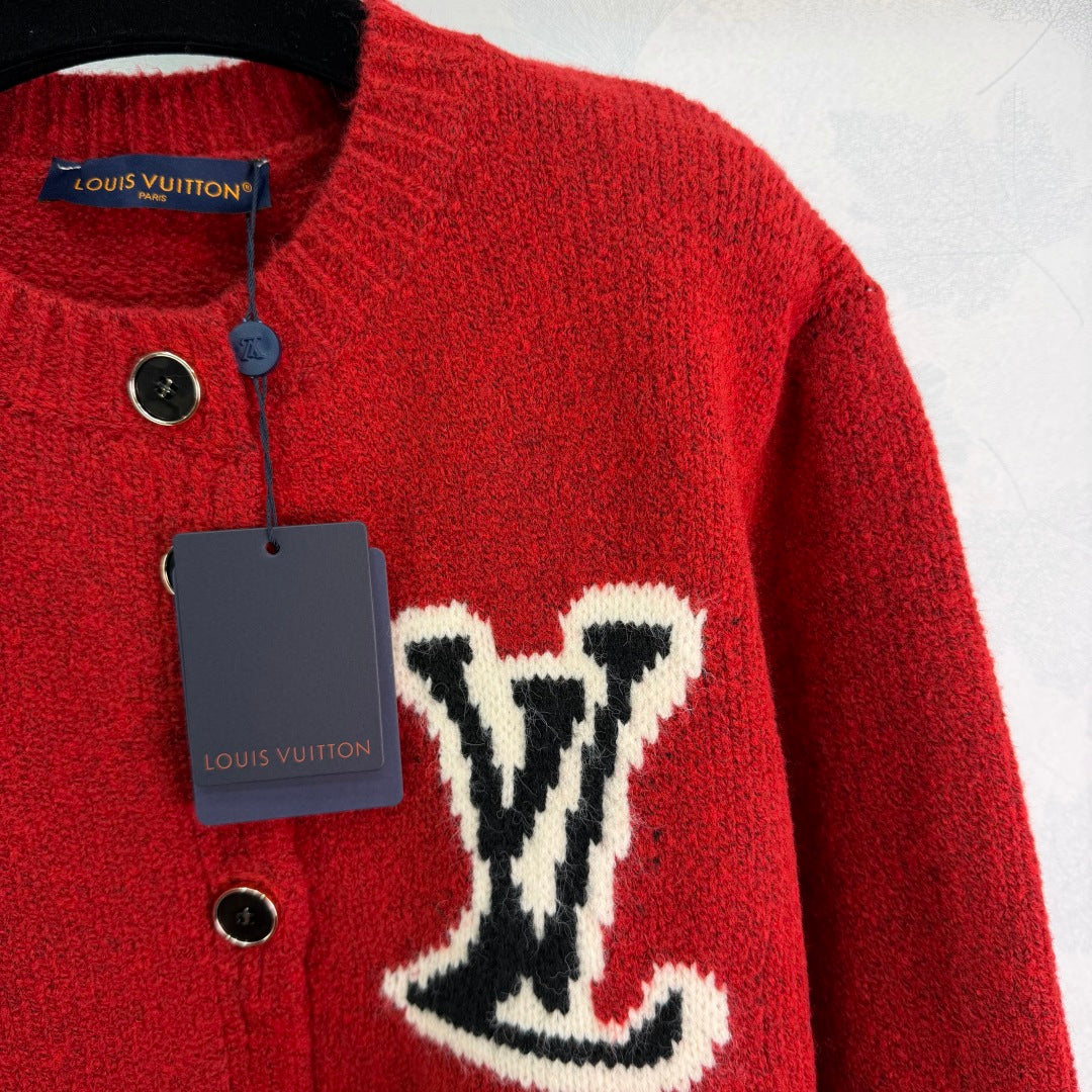 Strickjacke mit Knopfleiste und kontrastierenden Applikationen