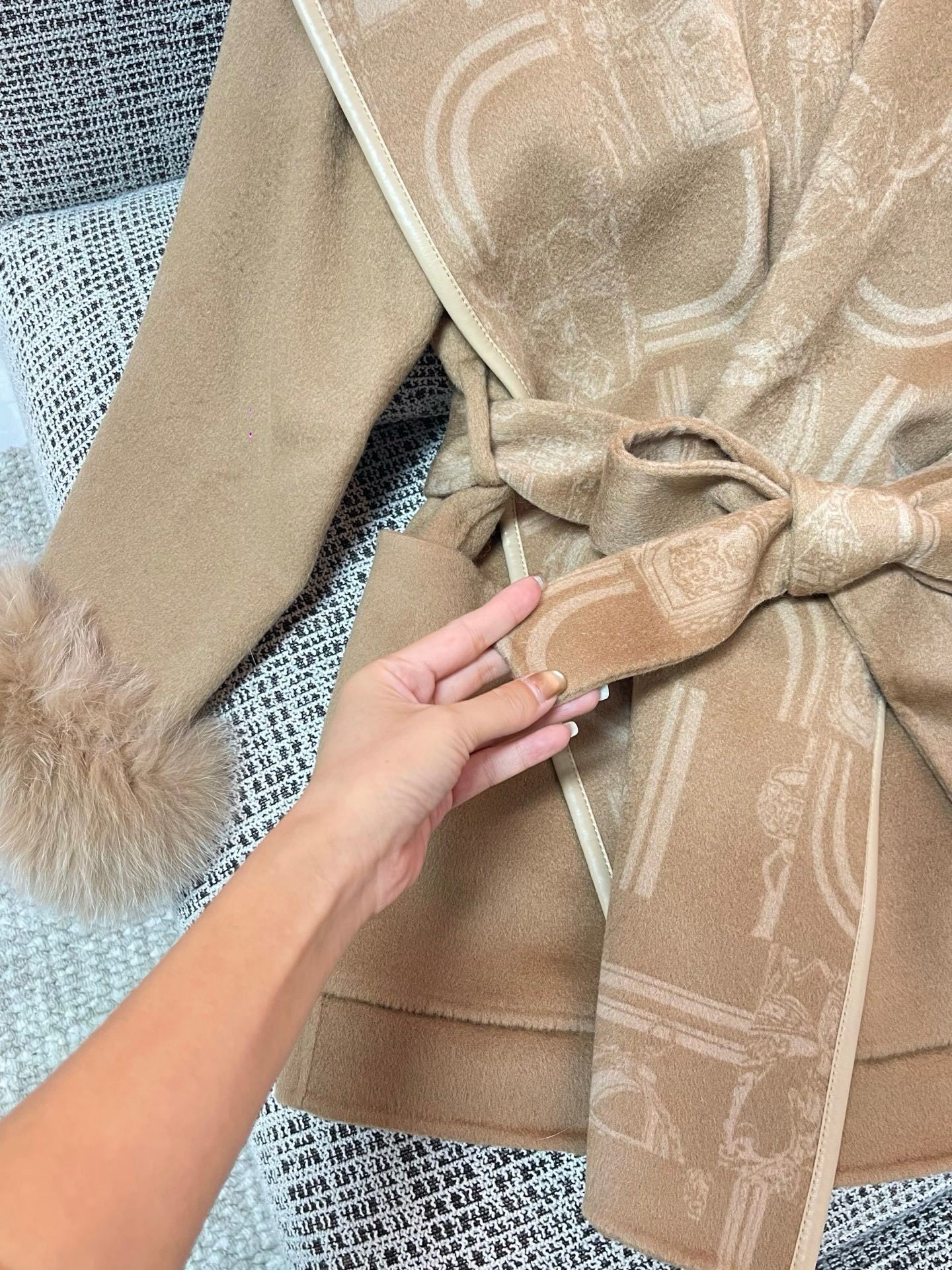 LUXURY CAMEL COAT WITH GRAPHIC SHAWL LAPELS & FUR CUFFS