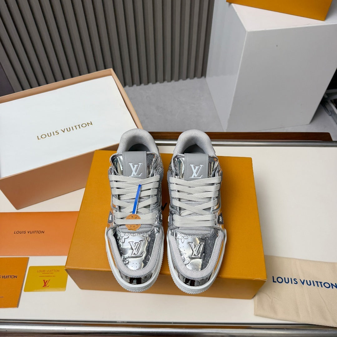 SILVER MIRROR-FINISH LOW-TOP SNEAKERS